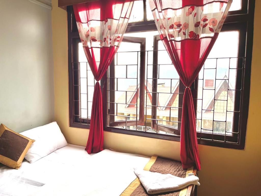 Hotel Red Rose Гангток Екстериор снимка