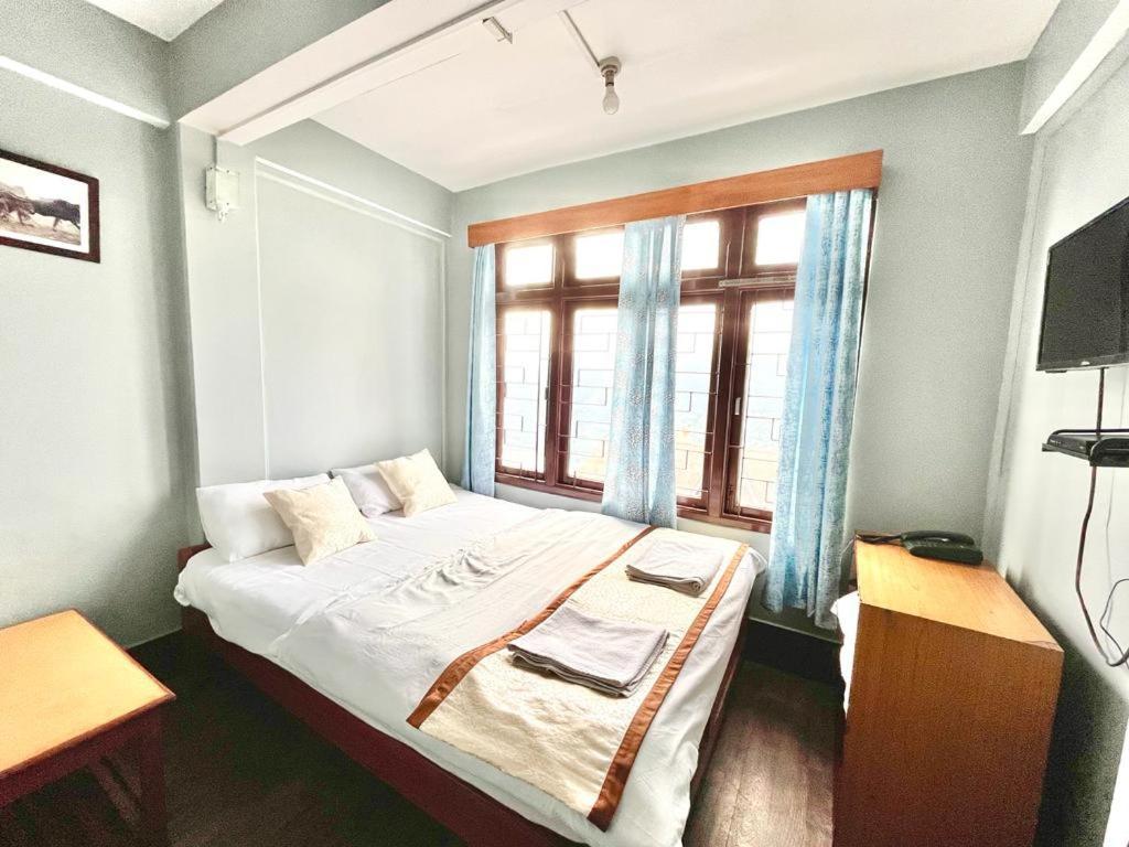 Hotel Red Rose Гангток Екстериор снимка
