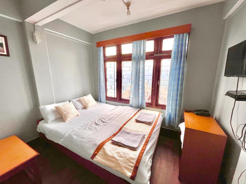 Hotel Red Rose Гангток Екстериор снимка